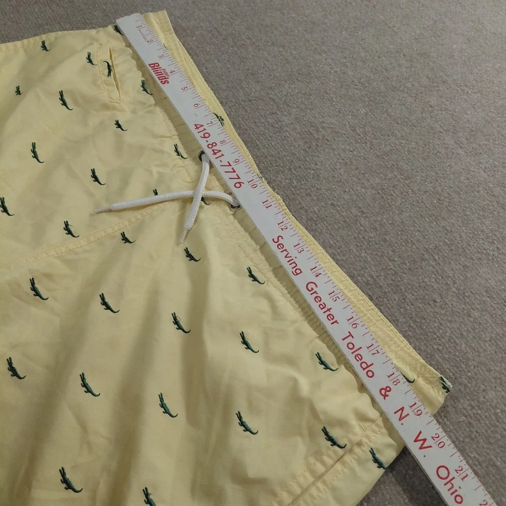 Surf Style Swim Trunks Mens MEDIUM Yellow Alligators Embroidered Surf Shorts